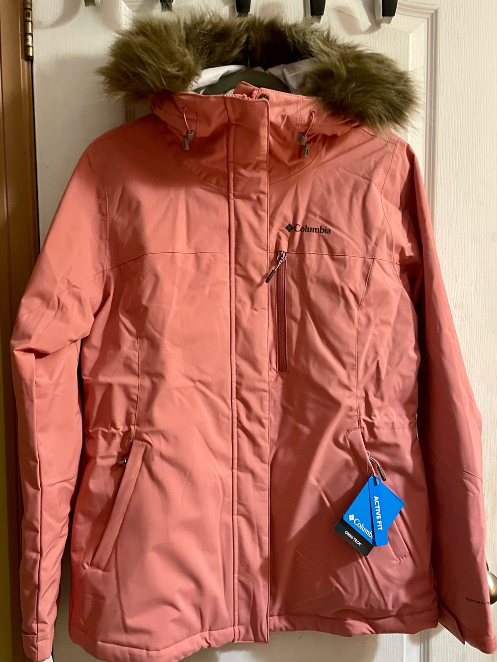 Columbia Pink Ski Jacket with Faux Fur Trim *NEW WITH TAGS